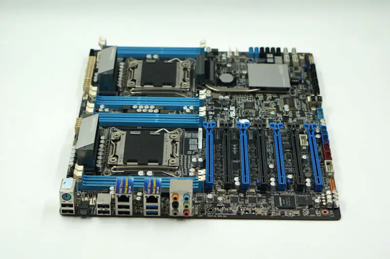 Základní deska Asus Z9PE-D8 WS
